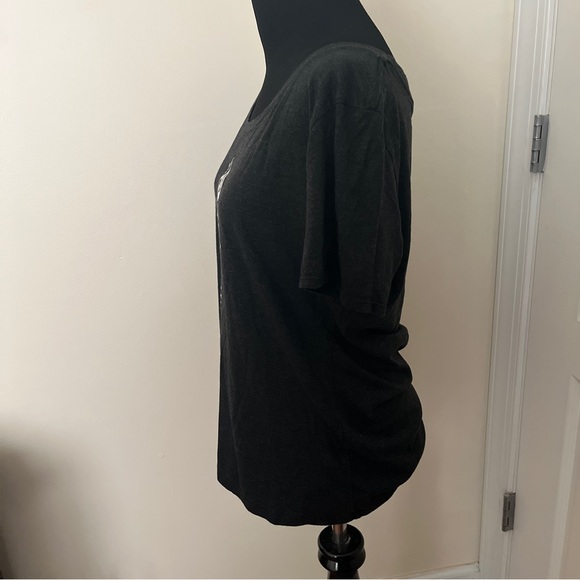 Essential Oil Graphic T-shirt - Picture 5 of 10